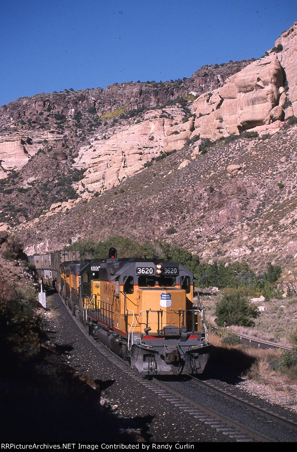 UP 3620 near Elgin